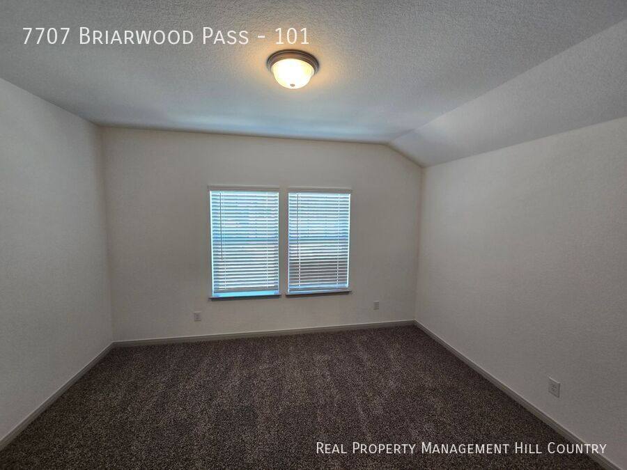 Apartment for rent at 7707 Briarwood Pass #101, San Antonio, TX 78252