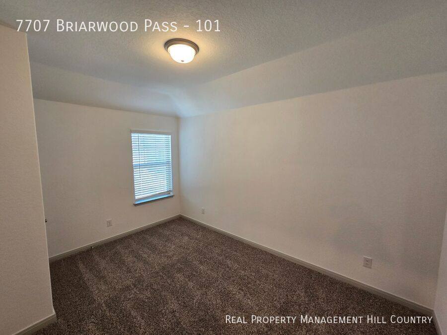 Apartment for rent at 7707 Briarwood Pass #101, San Antonio, TX 78252