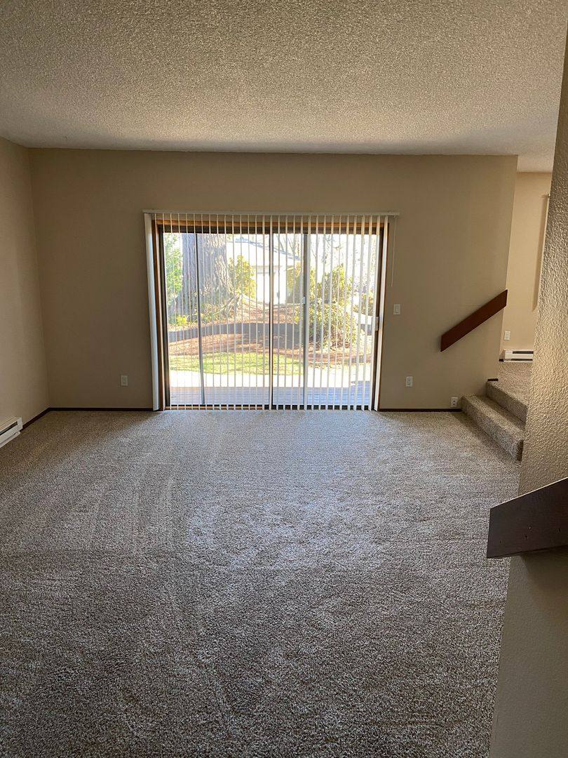 Apartment for rent at 11835 SW Ridgecrest Dr, Beaverton, OR 97008