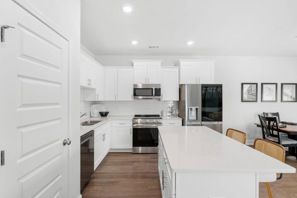 Apartment for rent at 5794 Ogeechee Rd, Savannah, GA 31405