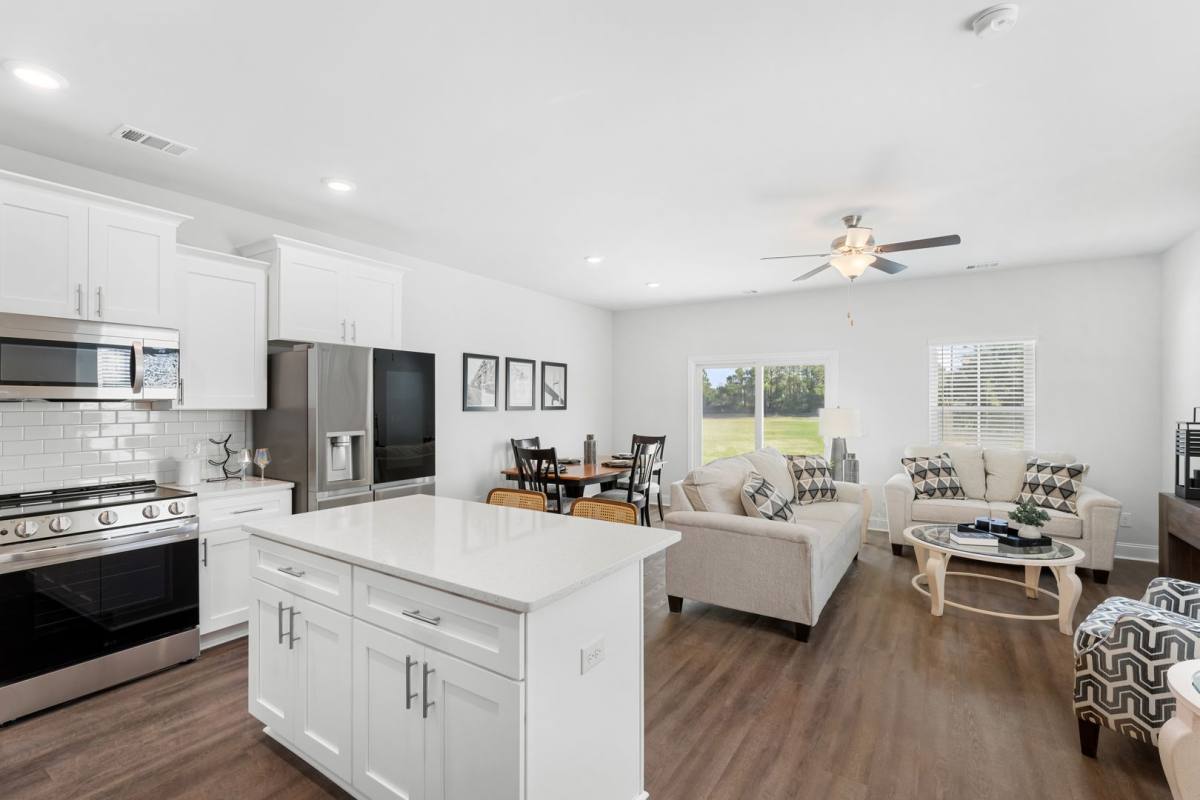 Apartment for rent at 5794 Ogeechee Rd, Savannah, GA 31405