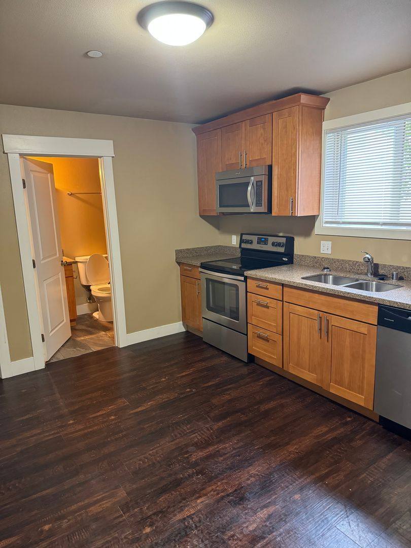 Apartment for rent at 1613-17 S Lane St, Seattle, WA 98144
