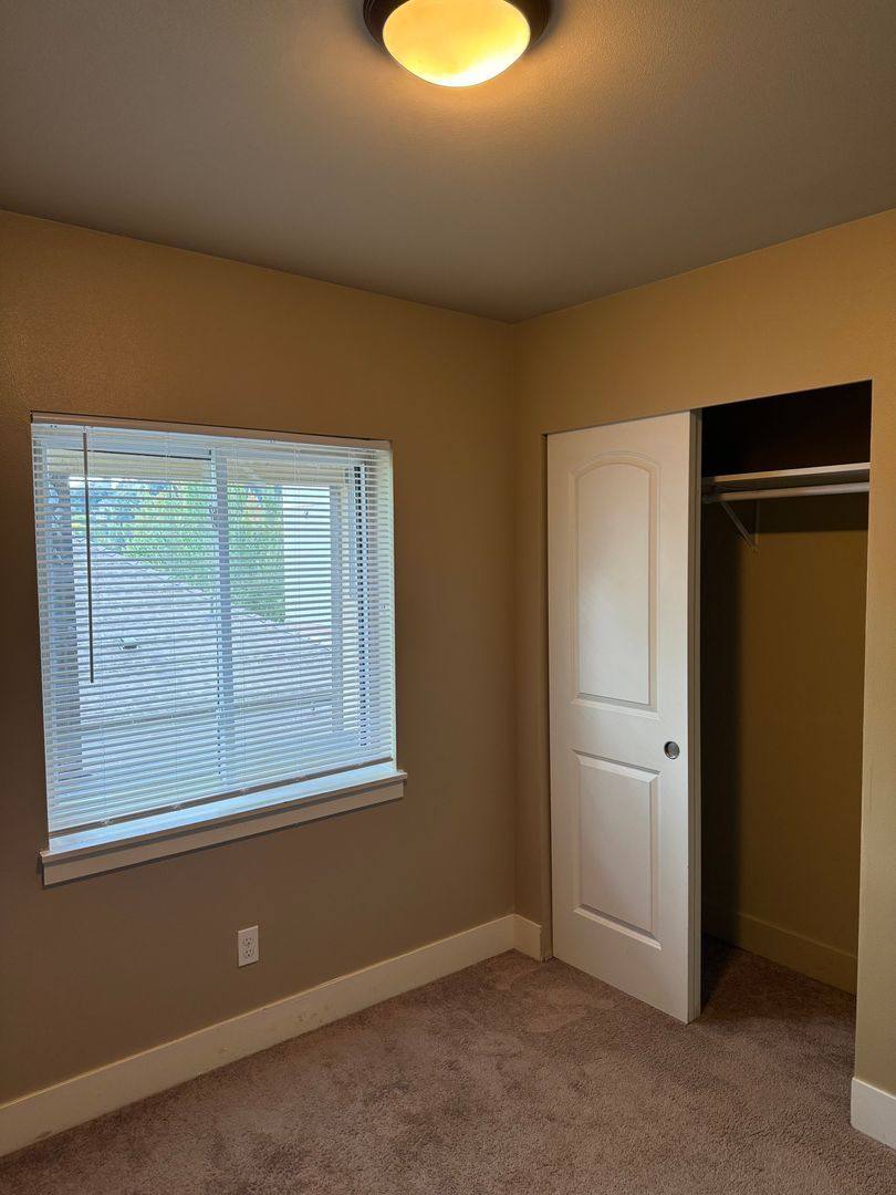 Apartment for rent at 1613-17 S Lane St, Seattle, WA 98144