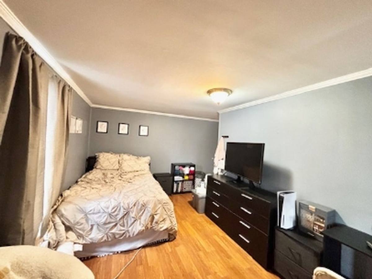 Apartment for rent at 217 N Lincoln Ave, Greensburg, PA 15601