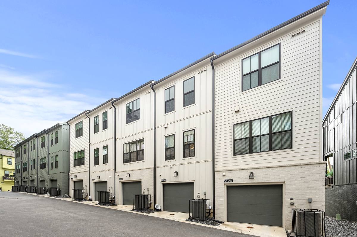Townhouse for rent at 1267 Zucchini Circle, Atlanta, GA 30315