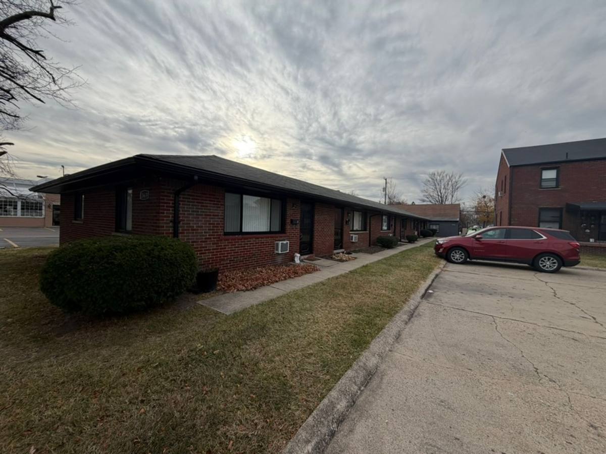 Apartment for rent at 28645 John R, Madison Heights, MI 48071