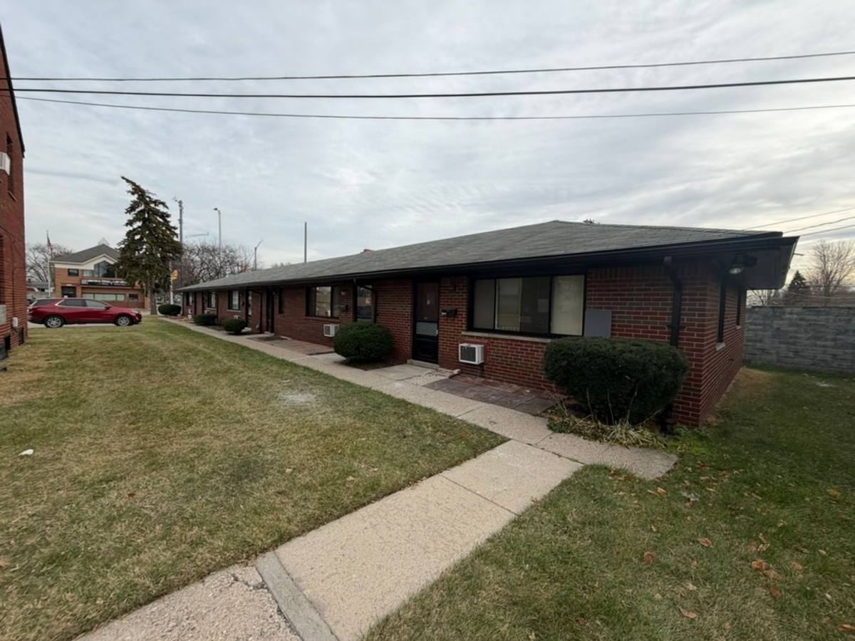 Apartment for rent at 28645 John R, Madison Heights, MI 48071