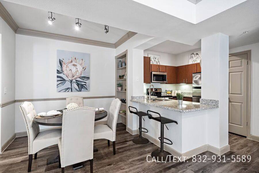 Apartment for rent at 8882 Westheimer Rd #RAEE3HoustonTX 77063