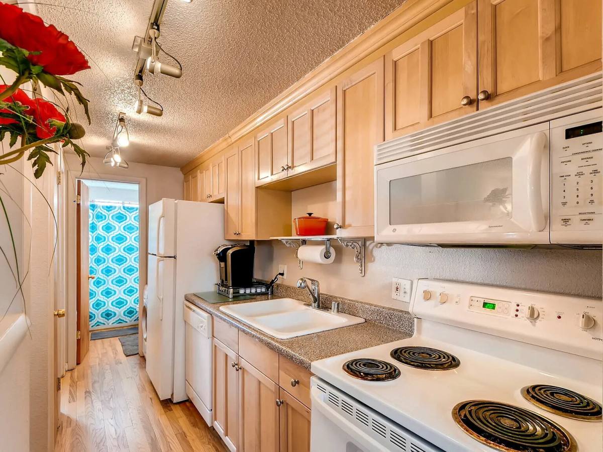 Apartment for rent at 148 S Emerson St #203, Denver, CO 80209
