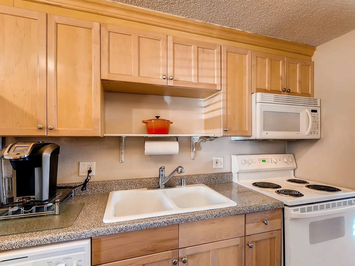 Apartment for rent at 148 S Emerson St #203, Denver, CO 80209