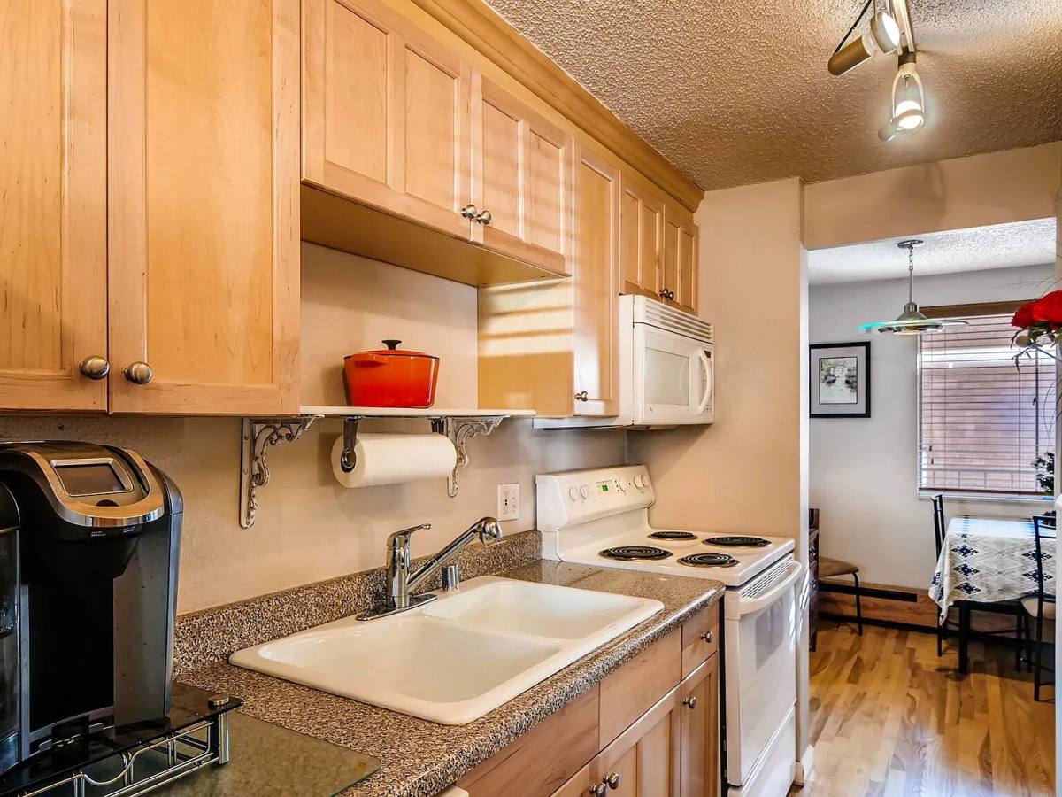 Apartment for rent at 148 S Emerson St #203, Denver, CO 80209