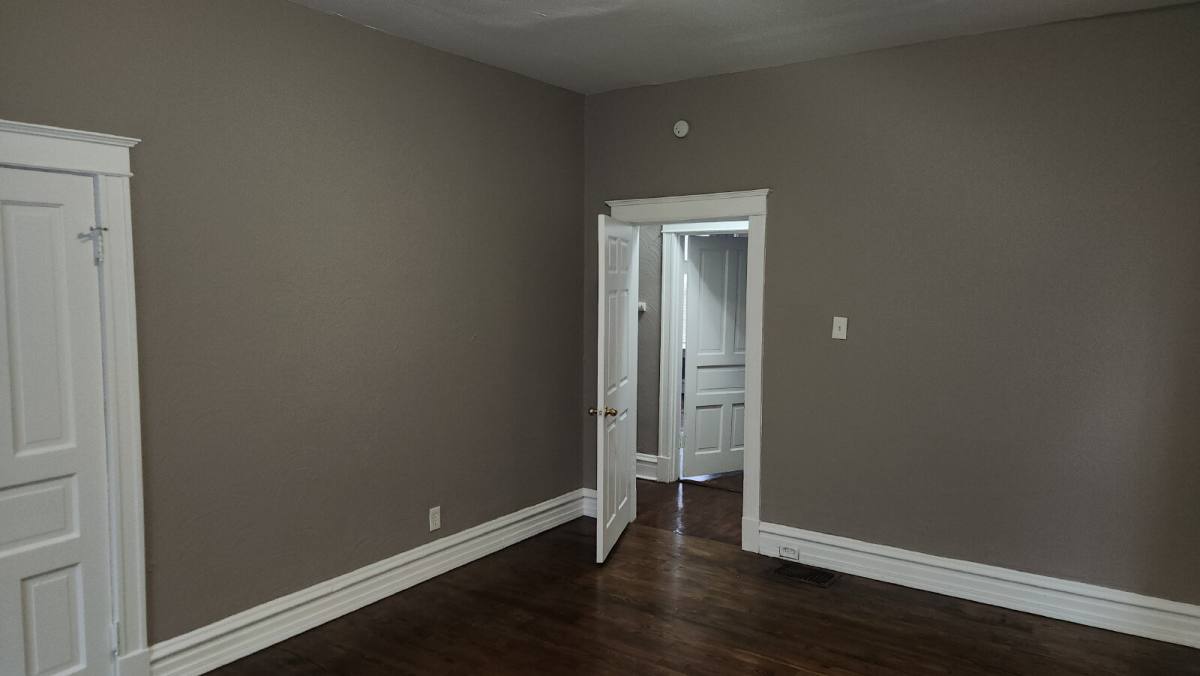 Townhouse for rent at 3442 Virginia Ave, Saint Louis, MO 63118