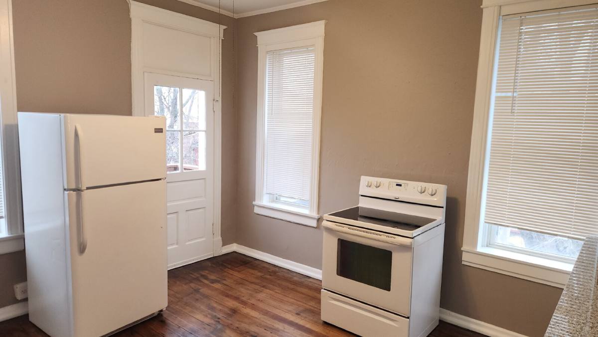Townhouse for rent at 3442 Virginia Ave, Saint Louis, MO 63118