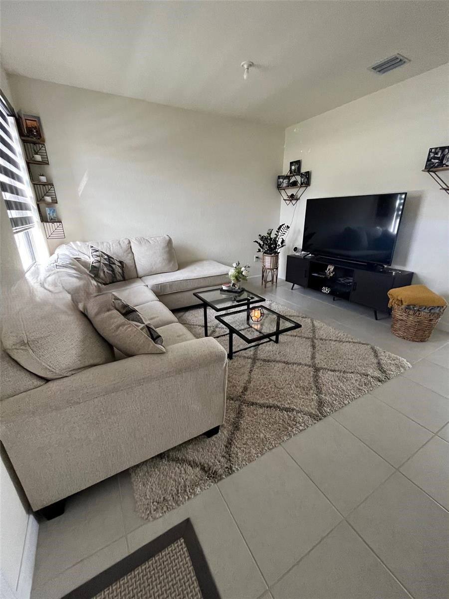 Townhouse for rent at 3413 W 113th St, Hialeah, FL 33018