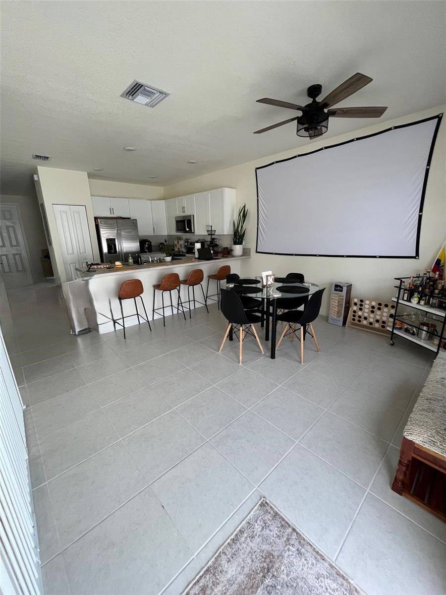 Townhouse for rent at 3413 W 113th St, Hialeah, FL 33018
