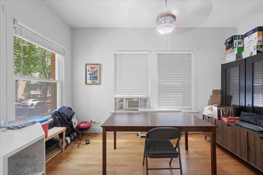 Apartment for rent at 429 W Wellington #1A, Chicago, IL 60657