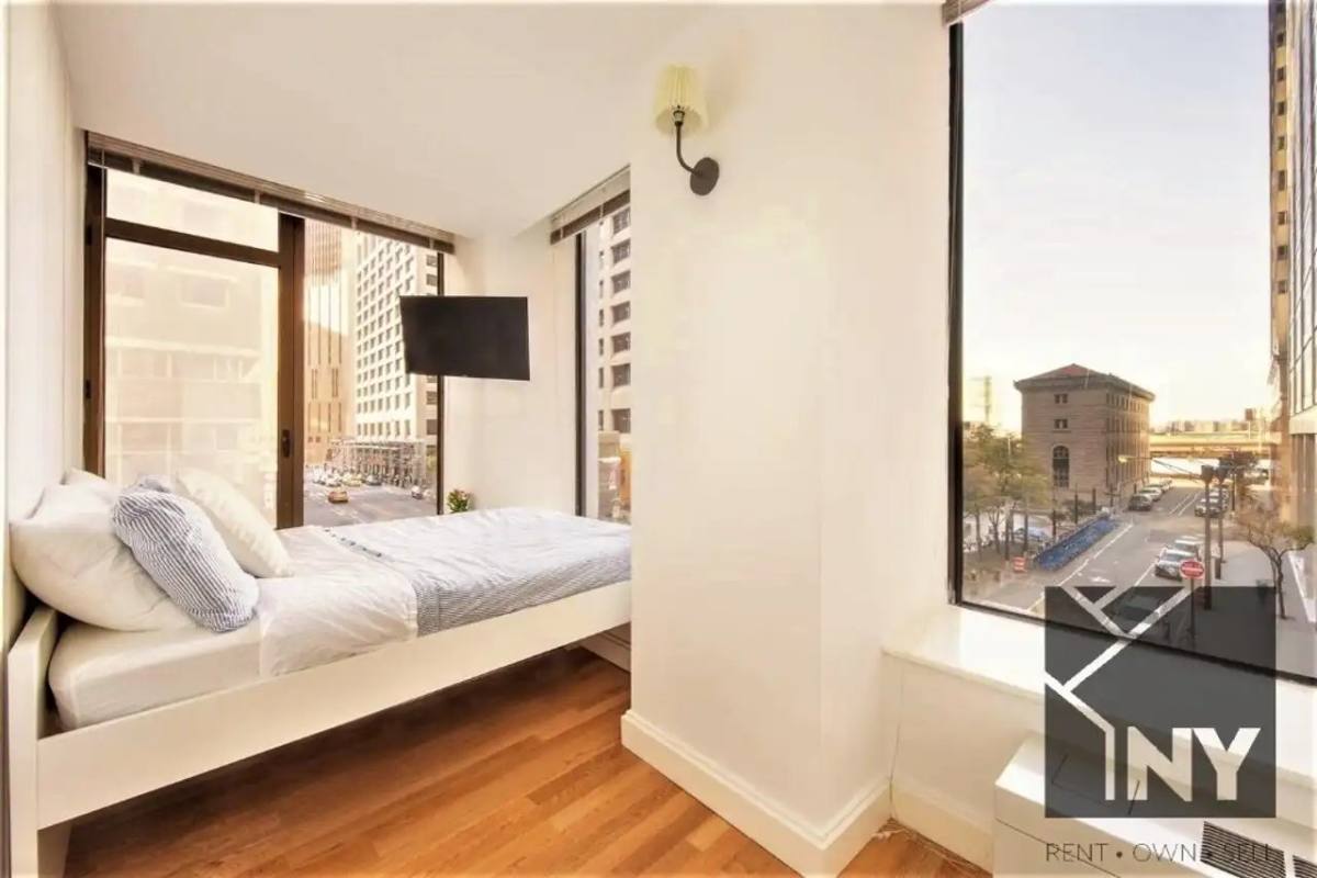 Apartment for rent at 126 Pearl St #18C, New York, NY 10005