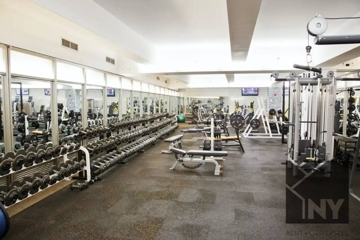 Apartment for rent at 126 Pearl St #18C, New York, NY 10005