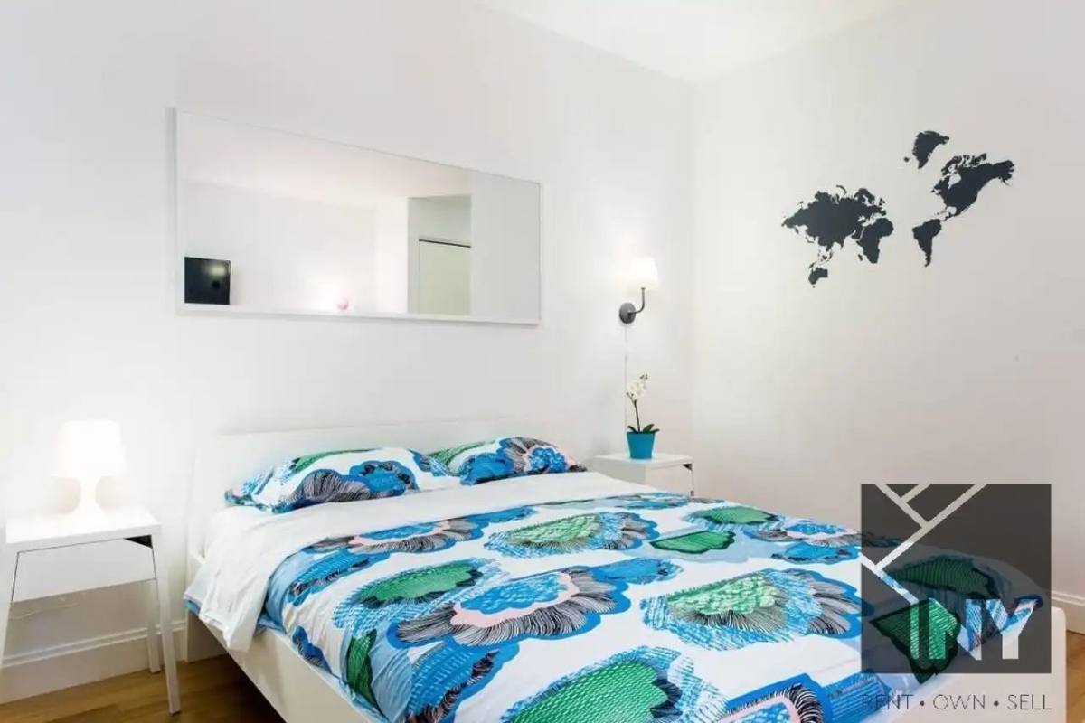 Apartment for rent at 126 Pearl St #22R, New York, NY 10005