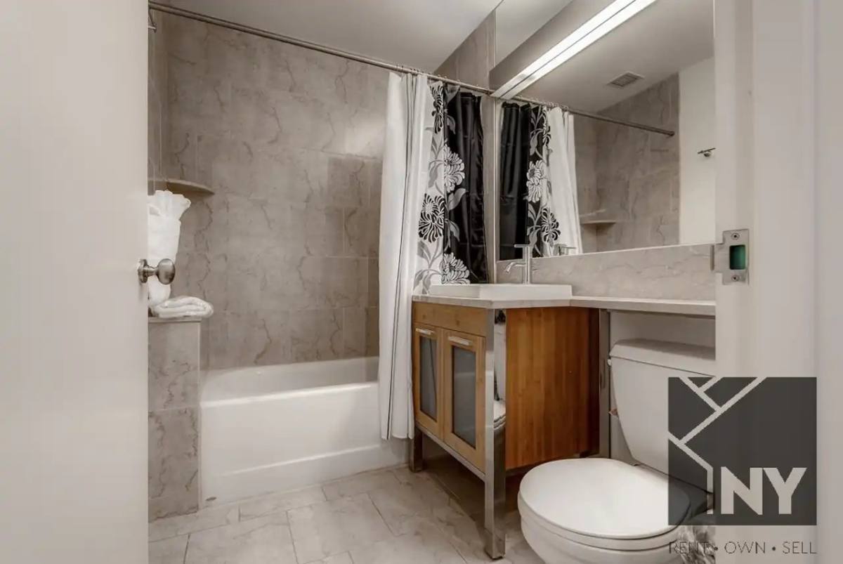 Apartment for rent at 126 Pearl St #19F, New York, NY 10005