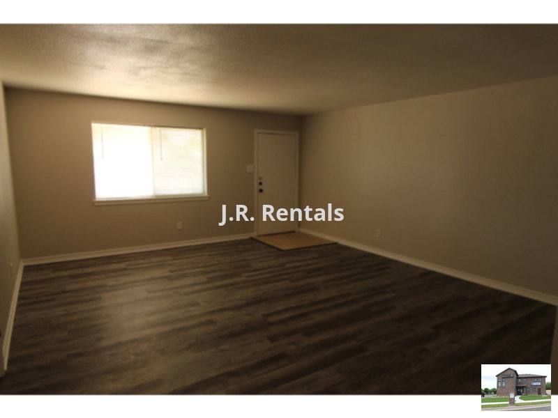 Apartment for rent at 2102 Hunt Dr #B, Killeen, TX 76543