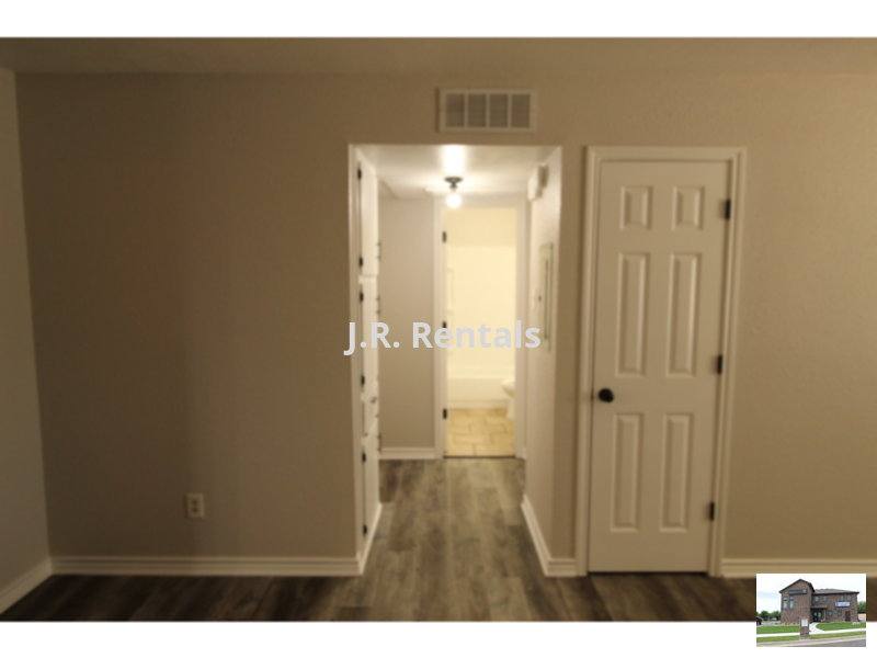 Apartment for rent at 2102 Hunt Dr #B, Killeen, TX 76543