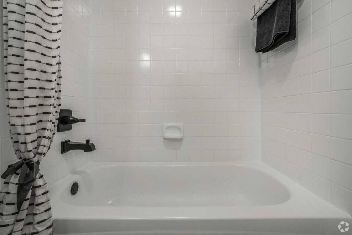 Apartment for rent at 1500 Brundage Dr #LVA1, Houston, TX 77090