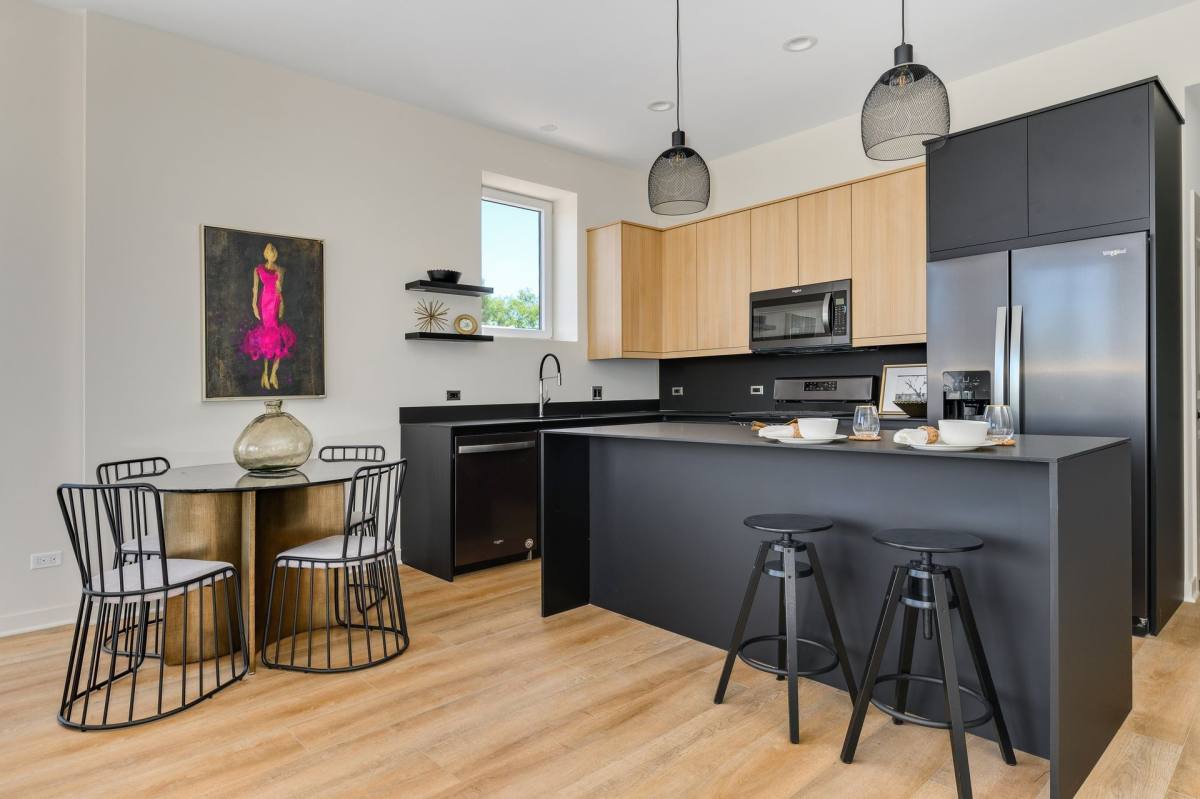 Apartment for rent at 280-290 Stonington Dr, Bloomingdale, IL 60108