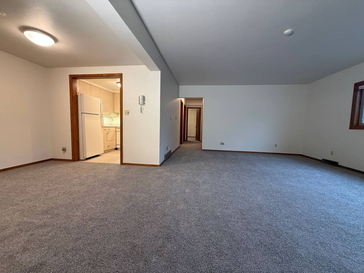 Apartment for rent at 100 W 17th St, Sioux Falls, SD 57104