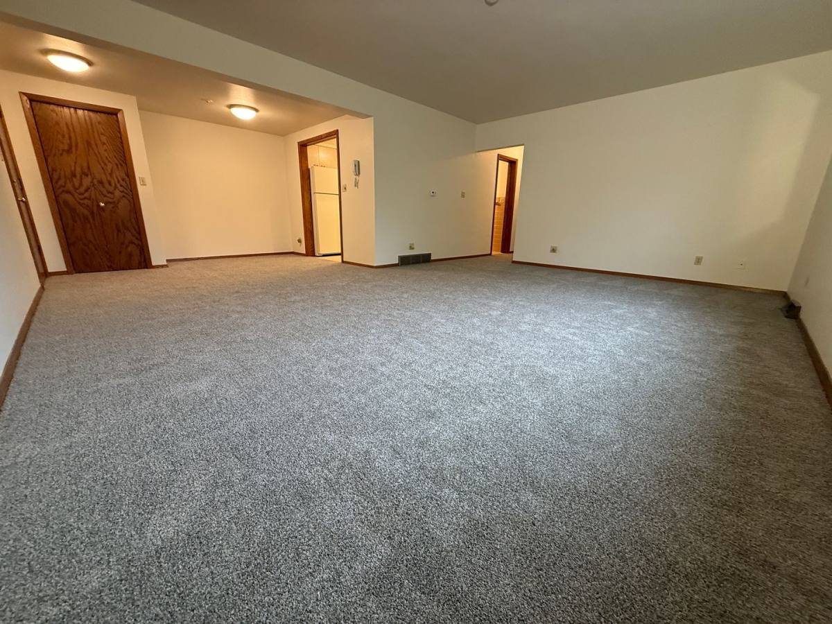 Apartment for rent at 100 W 17th St, Sioux Falls, SD 57104