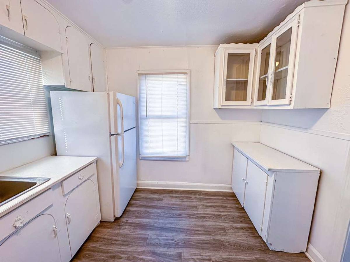Apartment for rent at 1409 10th St, Port Arthur, TX 77640