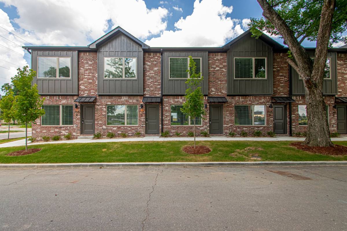 Townhouse for rent at 800 N Olive St, North Little Rock, AR 72114