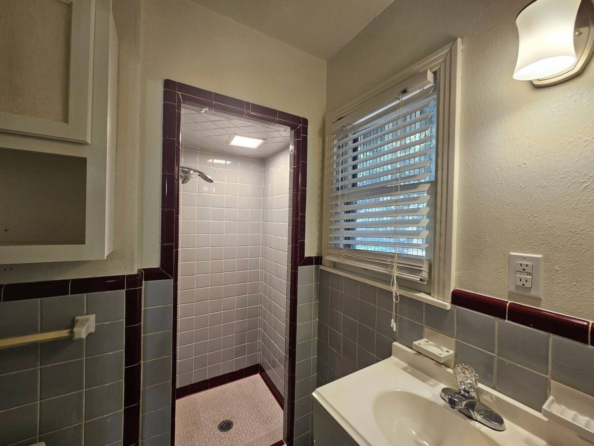 House for rent at 1506 Live Oak Dr, Temple, TX 76504