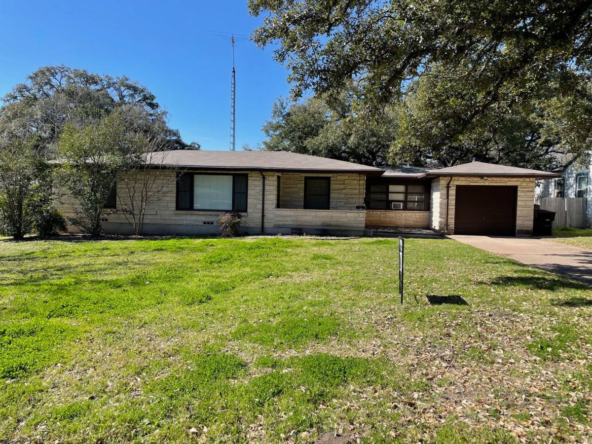 House for rent at 1506 Live Oak Dr, Temple, TX 76504