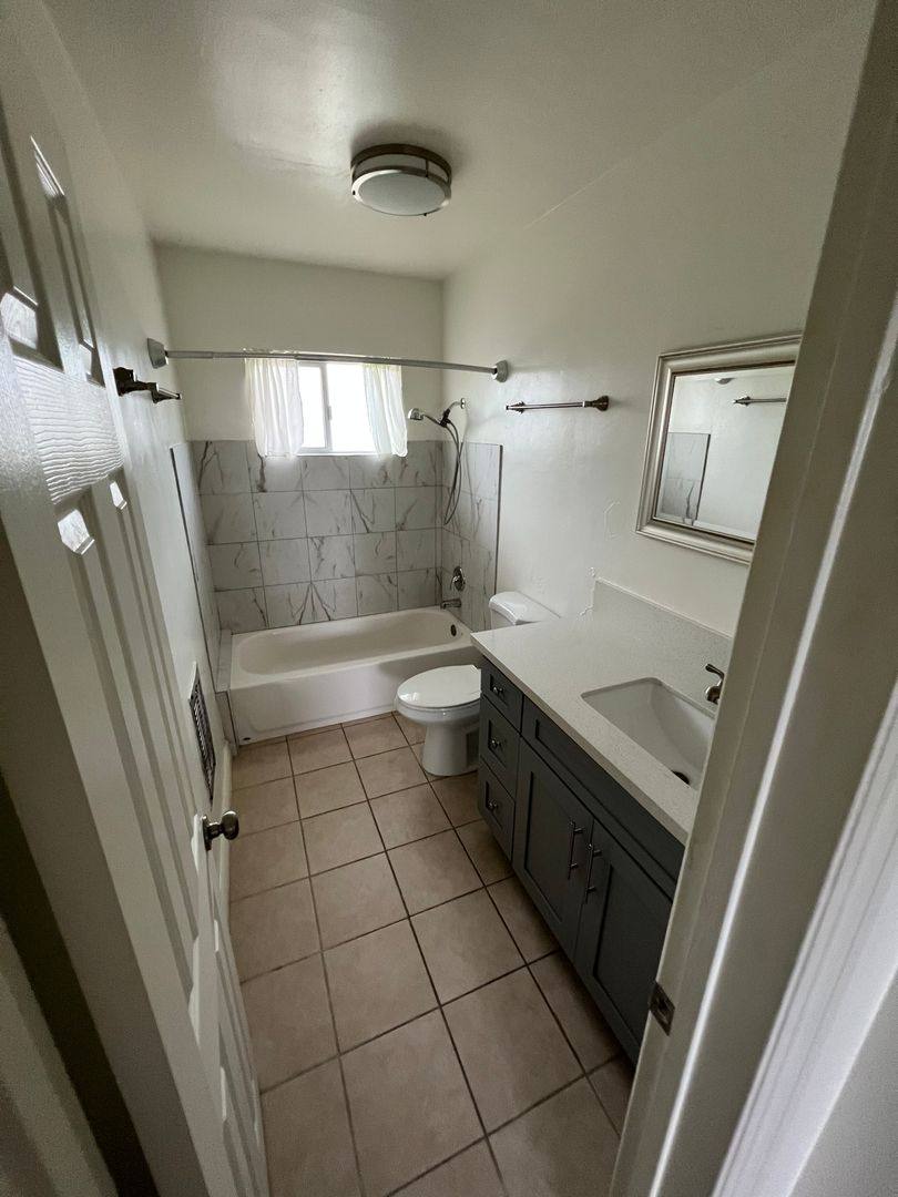 Apartment for rent at 5434 Sierra Vista Ave #35, Los Angeles, CA 90038