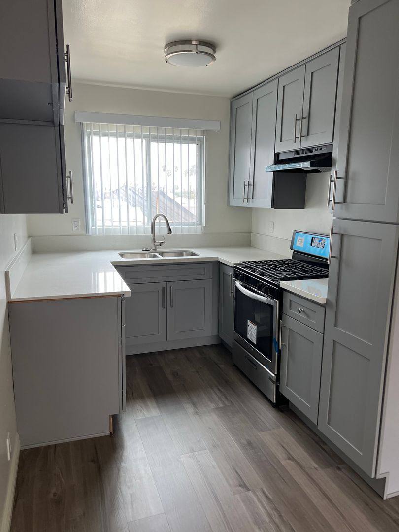 Apartment for rent at 5434 Sierra Vista Ave #35, Los Angeles, CA 90038