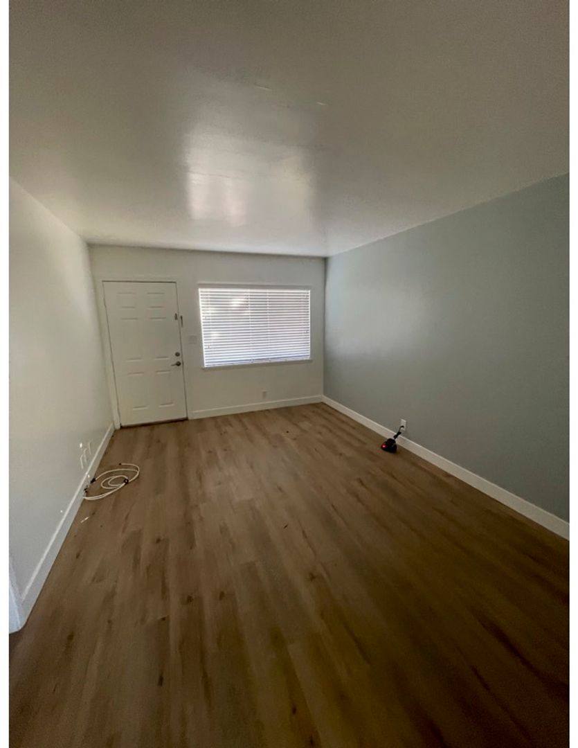 Apartment for rent at 2604-2606 S Aviation Blvd, Redondo Beach, CA 90278