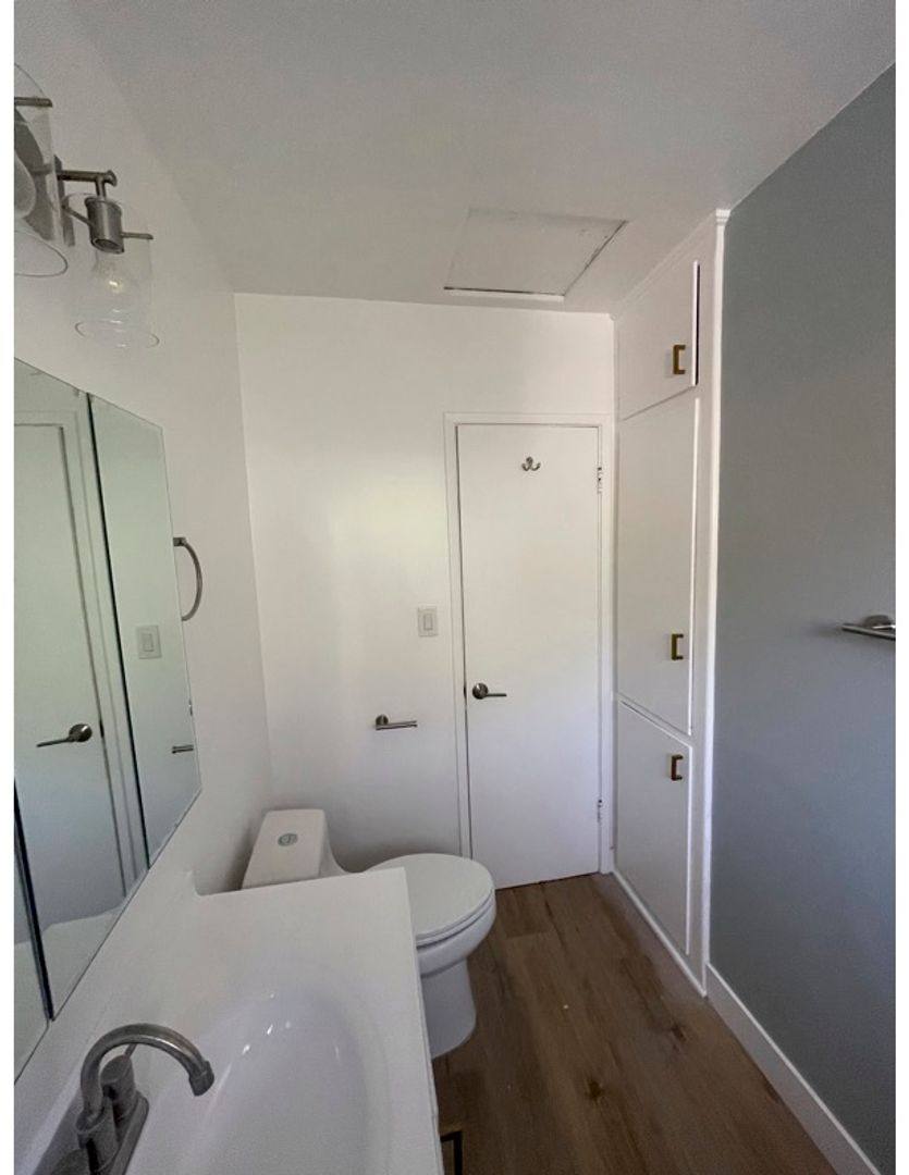 Apartment for rent at 2604-2606 S Aviation Blvd, Redondo Beach, CA 90278