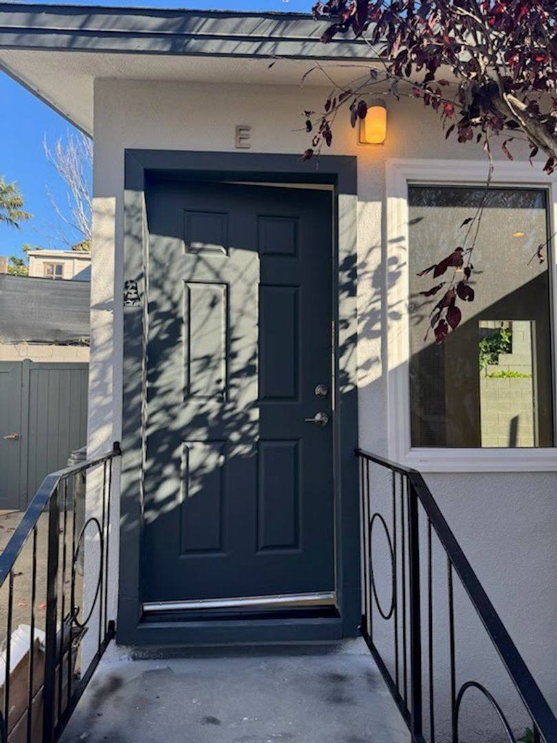 Apartment for rent at 2604-2606 S Aviation Blvd, Redondo Beach, CA 90278