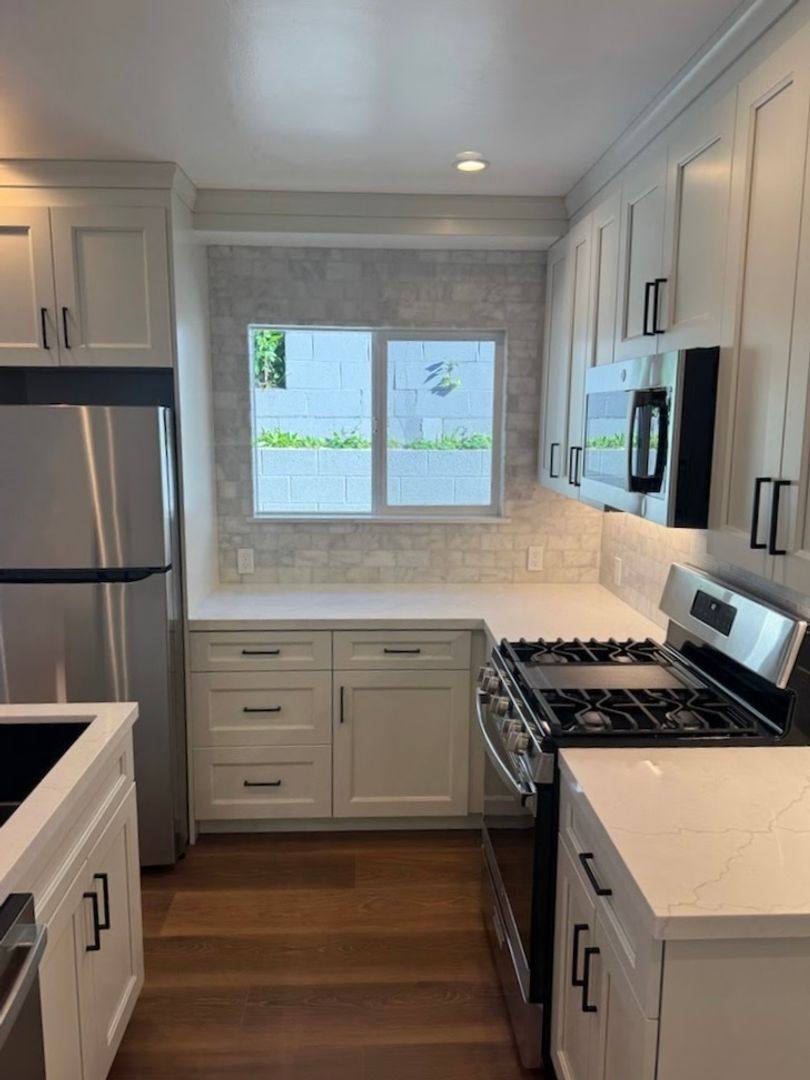 Apartment for rent at 2604-2606 S Aviation Blvd, Redondo Beach, CA 90278