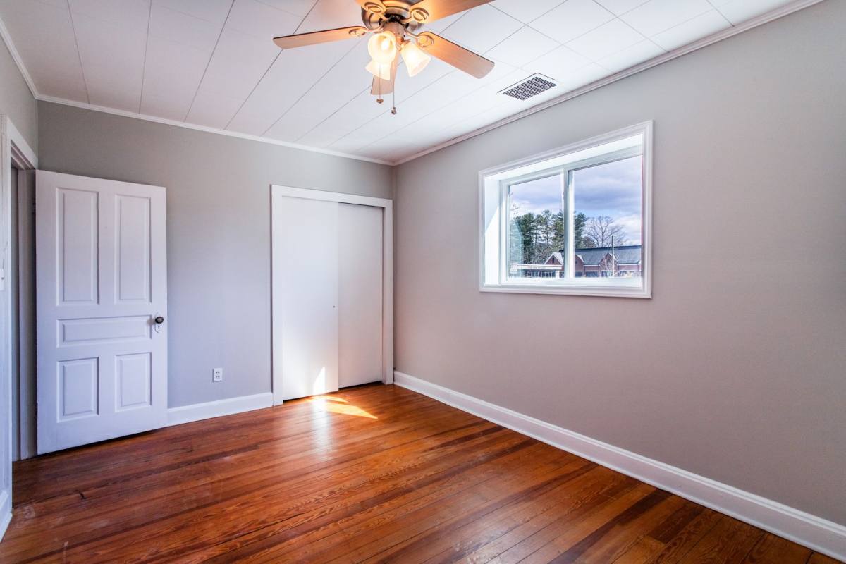 Apartment for rent at 84 E Main St, Brevard, NC 28712