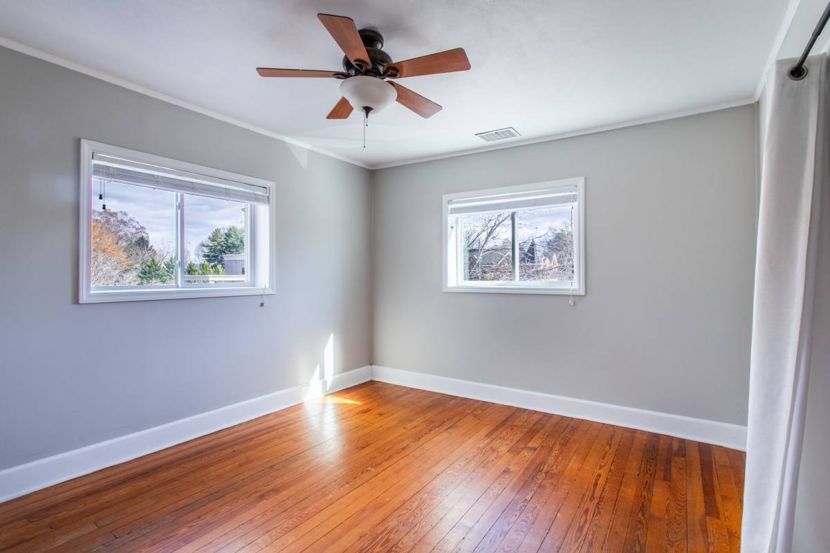 Apartment for rent at 84 E Main St, Brevard, NC 28712