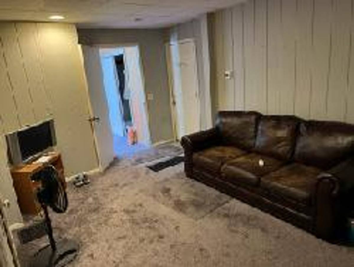 Apartment for rent at 407 N Clinton St, Bloomington, IL 61701