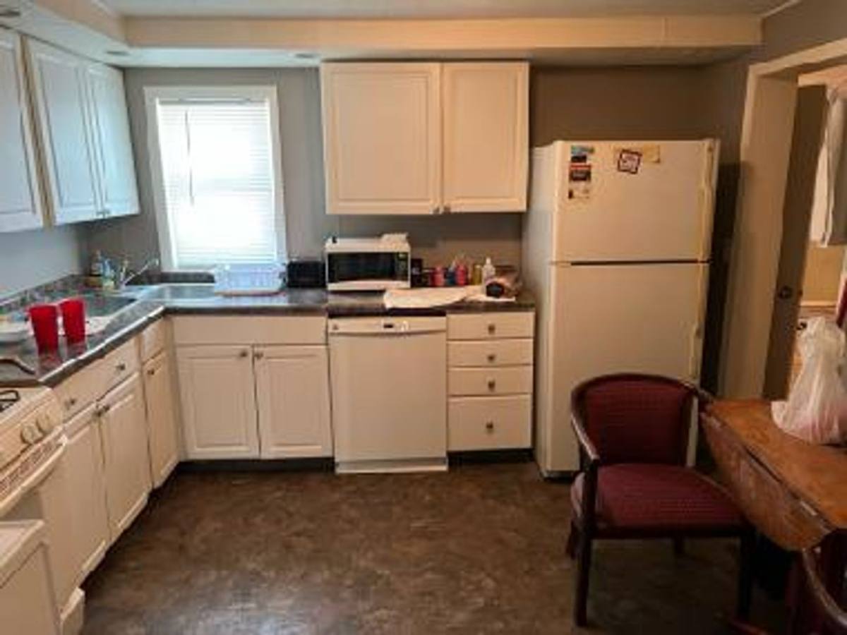 Apartment for rent at 407 N Clinton St, Bloomington, IL 61701