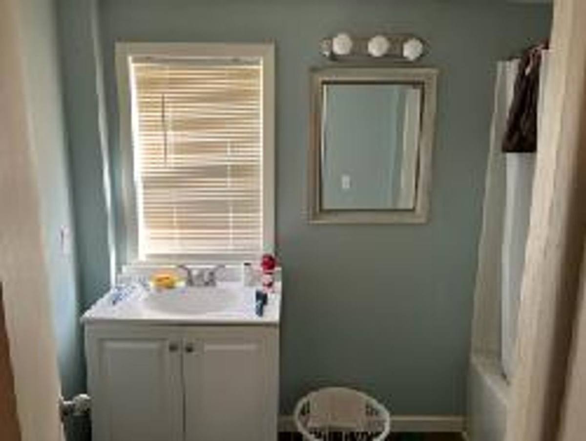 Apartment for rent at 407 N Clinton St, Bloomington, IL 61701
