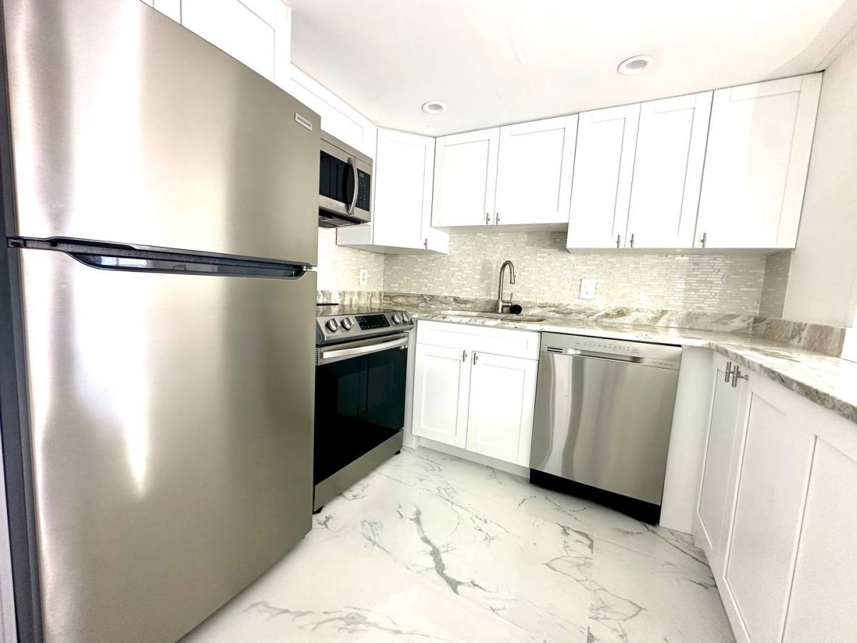 Condo for rent at 4550 Cove Circle, Saint Petersburg, FL 33708