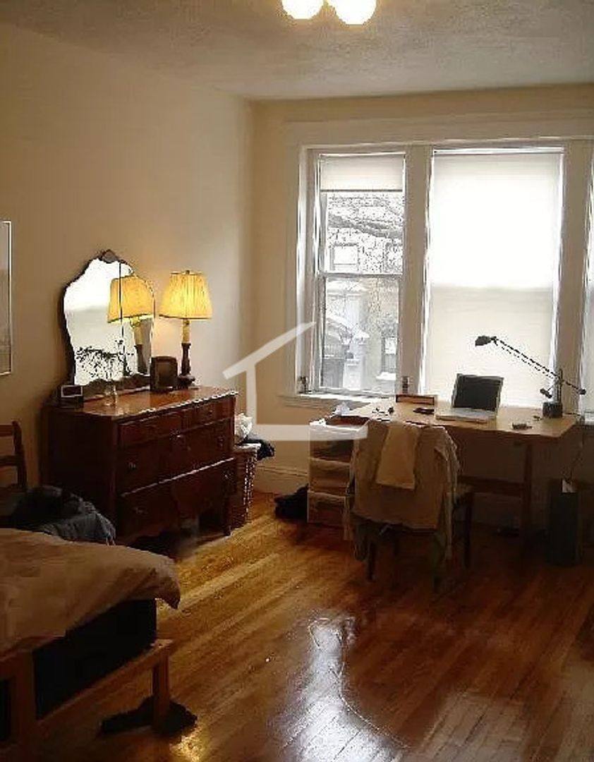 Apartment for rent at 28 Symphony Rd #1, Boston, MA 02115