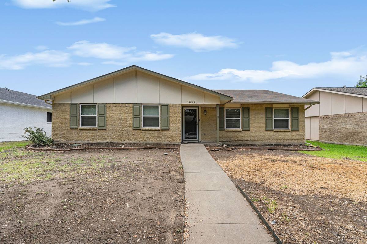 House for rent at 1822 Chamberlain Dr, Carrollton, TX 75007