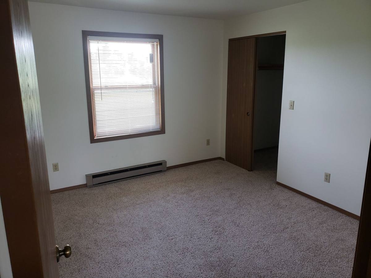 Apartment for rent at 542 E Bronson Rd, Seymour, WI 54165