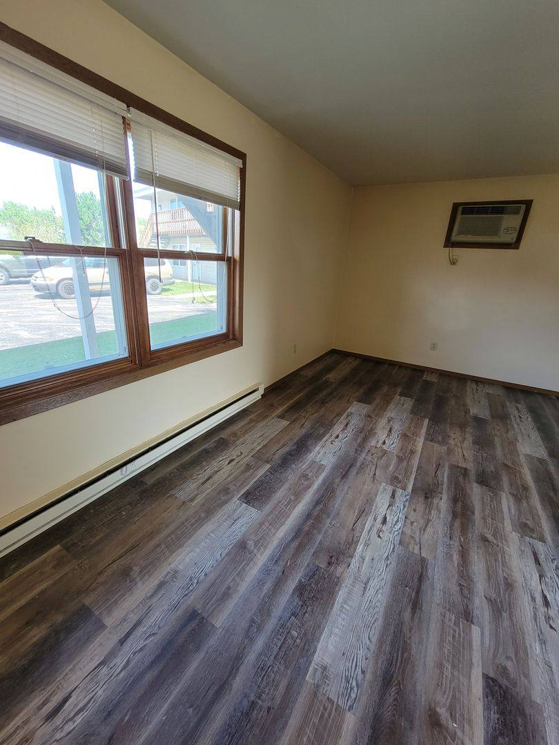 Apartment for rent at 542 E Bronson Rd, Seymour, WI 54165